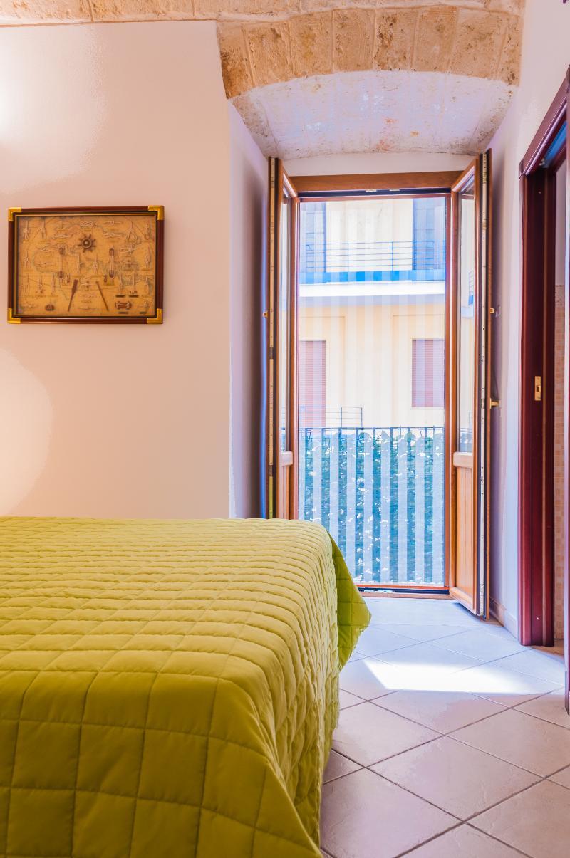 Melo Accommodations Apartment Abbrescia Бари Экстерьер фото